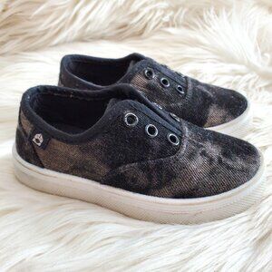 Oomphies Boys Slip-On Comfy Durable Sneakers SZ 7C